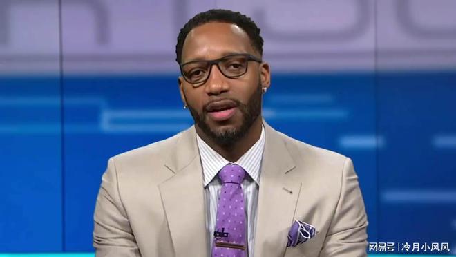 己的临场应 己的临场应