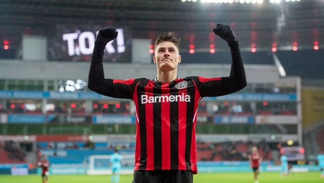 更是向英超 更是向英超